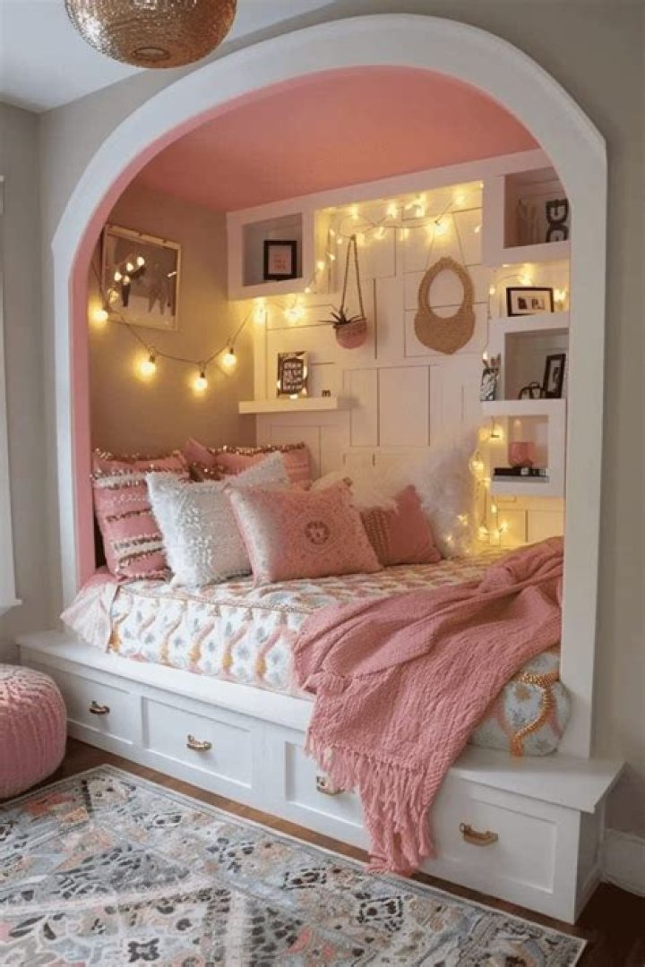 10 Ideas for Painting a Girl's Bedroom