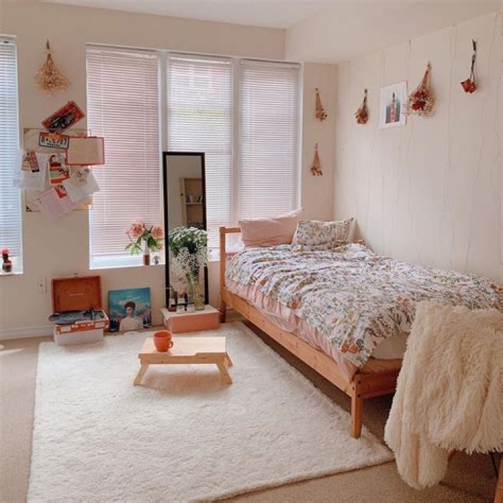 30 Dorm Room Ideas for First-Time Dorm Dwellers