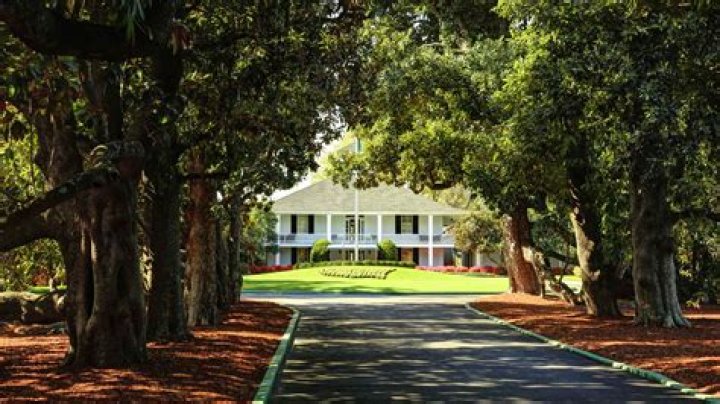 6 Of The Best Golf Clubhouse Stories