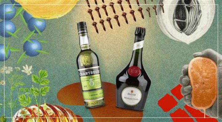 9 Expert-Recommended Aphrodisiac Drinks for Sexier Sipping