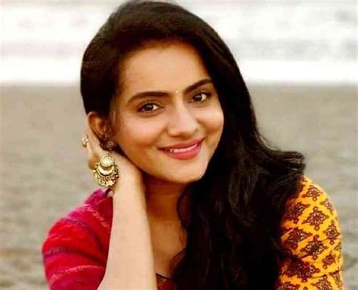 Aastha Chaudhary Height, Net Worth, Affairs, Age, Bio and More