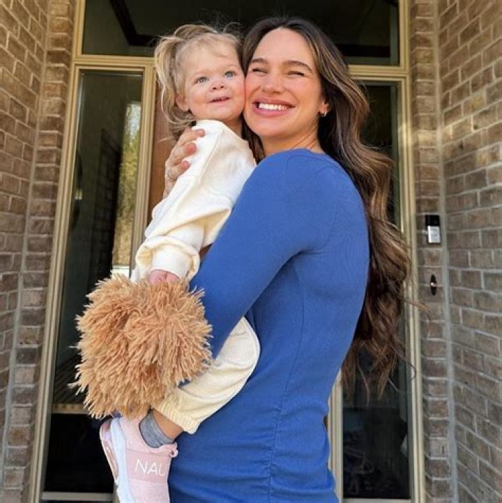 Abbie Herbert: TikToker, Age, Height, Husband, Siblings, Net Worth !