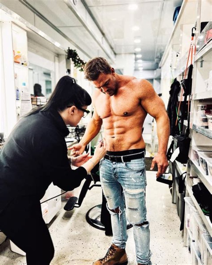 Alan Ritchson Shares a Shirtless Photo From the Set of Reacher