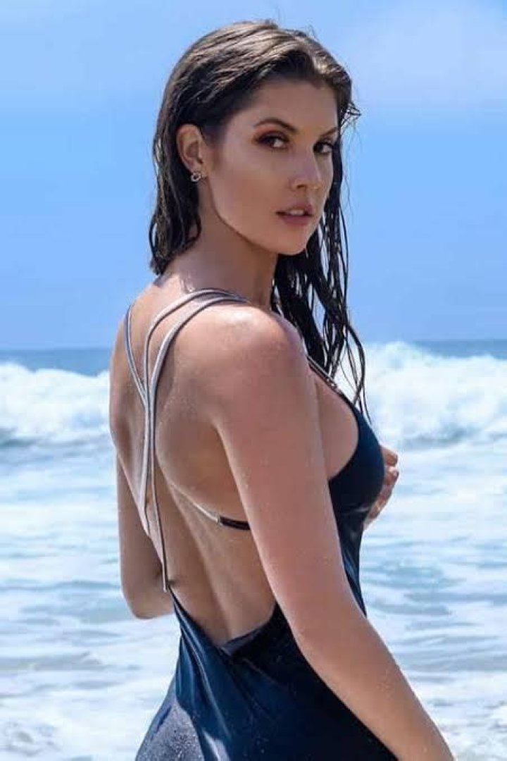 Amanda Cerny: Fashion Model, Height, Education, Relationships, Net Worth !