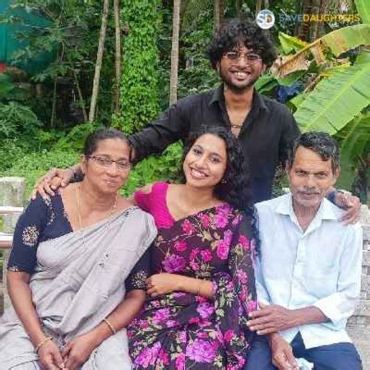 Anjana Mohan Wiki, Husband, Age, Net Worth, Children