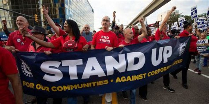 Automakers Could Forgo Buybacks to Pay for Union Demands