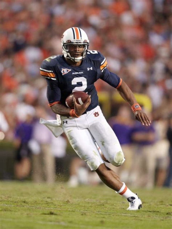 Caylin Newton: Footballer, Age, Height, Net Worth !