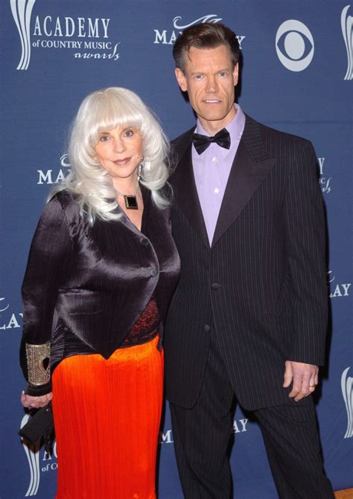 Clay Travis net worth, Kids, Age, Bio-Wiki, Weight, Wife