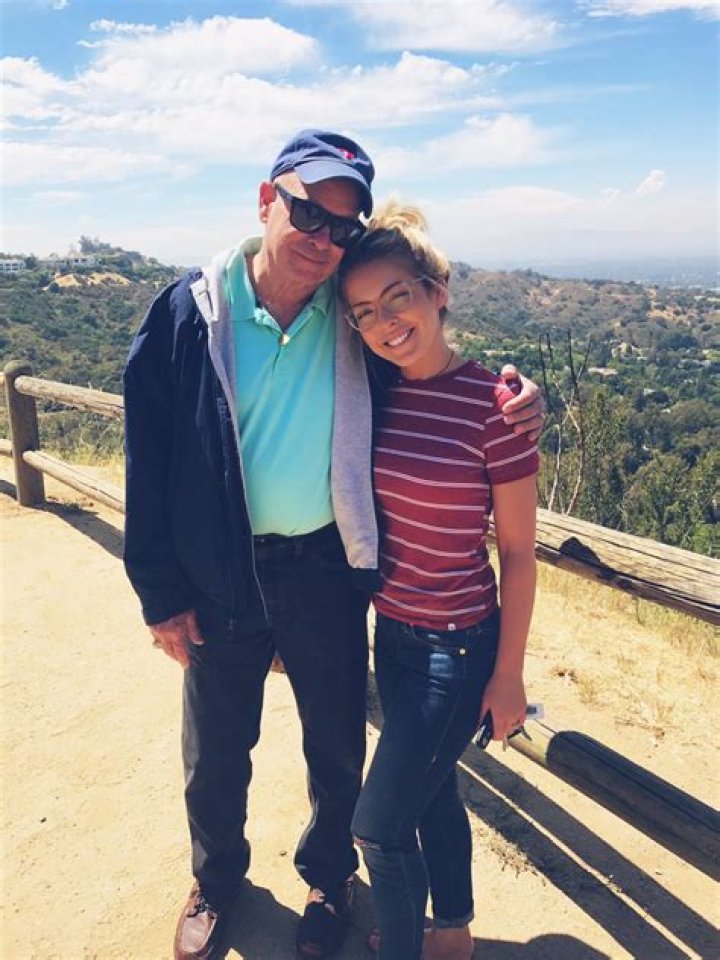 Colleen Wolfe: Host, Age, Height, Salary, NFL, Husband!