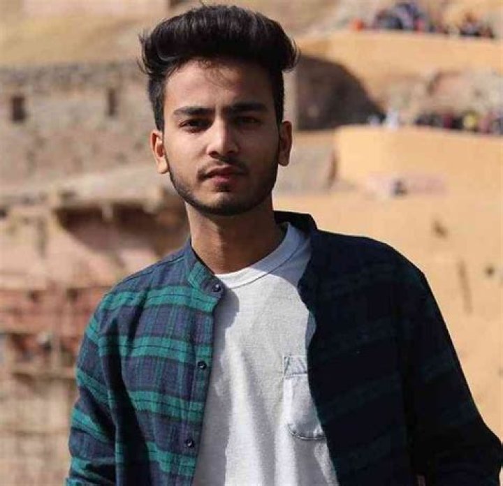 Elvish Yadav Age, Height, Net Worth, Affairs, Bio and More