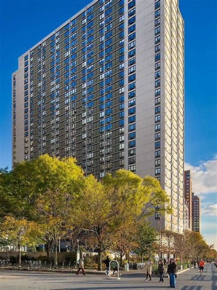 Gateway Plaza Battery Park City, 345-395 South End Avenue - Rentals in Battery Park City