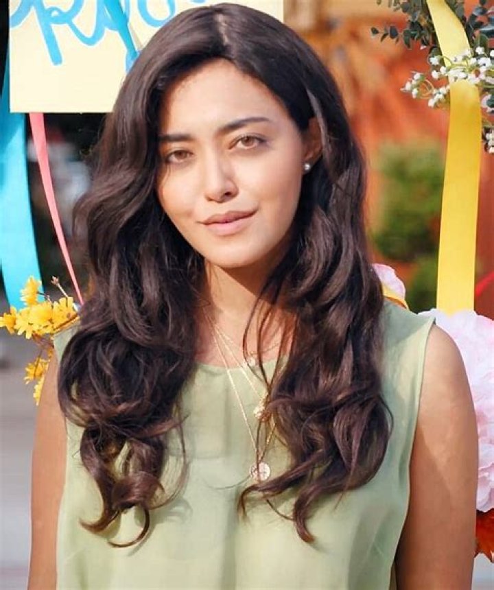 Get To Know Yasmine Al-Bustami Parents, Ethnicity, Faith, Height