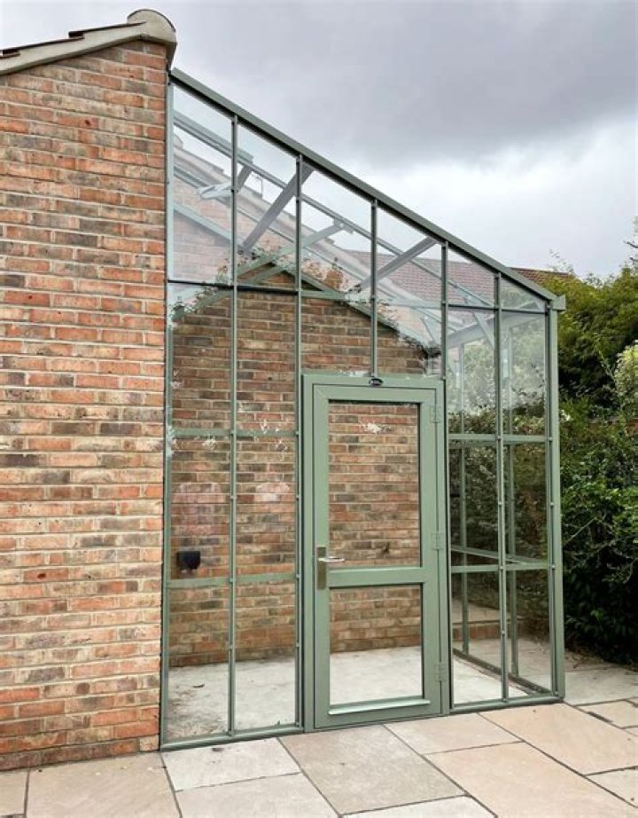 Green Glass Door | Bulbagarden