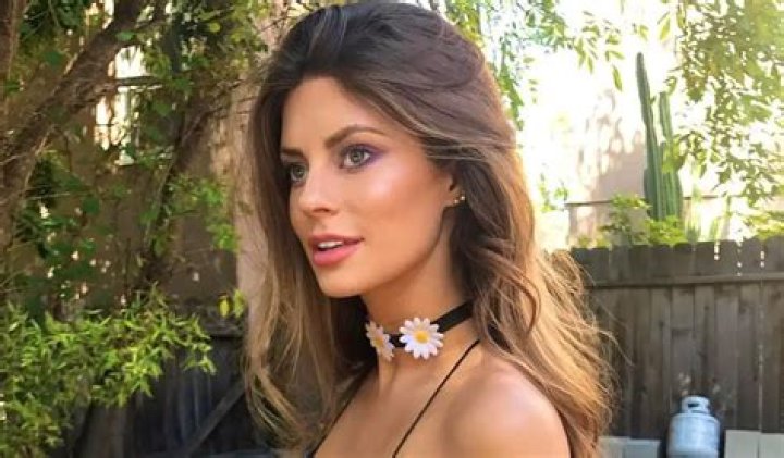 Hannah Stocking Age, Net worth: Kids, Wife, Bio-Wiki, Weight