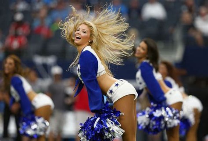How much do cheerleaders make in the NFL?