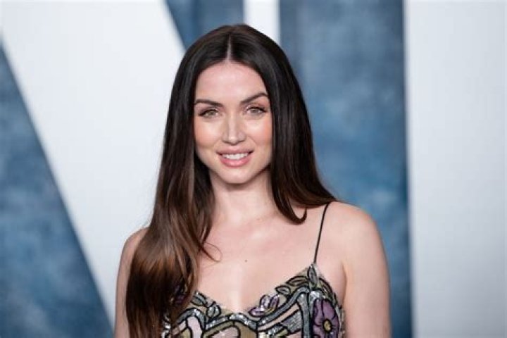 How Tall Is Ana De Armas In Feet? Discover The Height Of This Rising Star