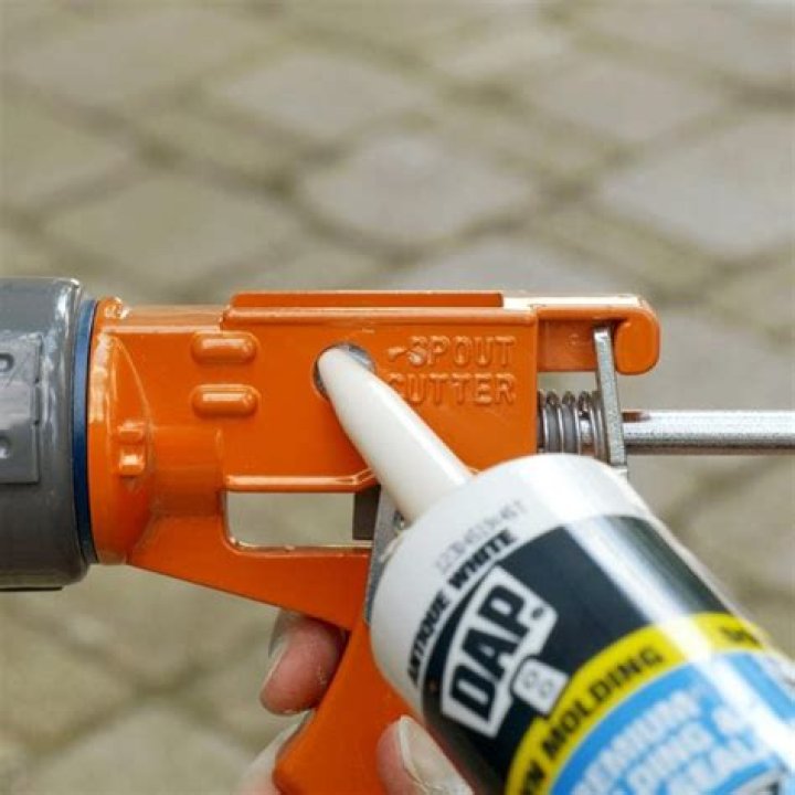 How to Use a Caulk Gun in 7 Easy Steps