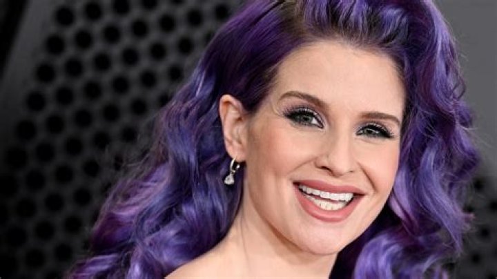 Kelly Osbourne Swaps Out Signature Purple Hair for Icy Look