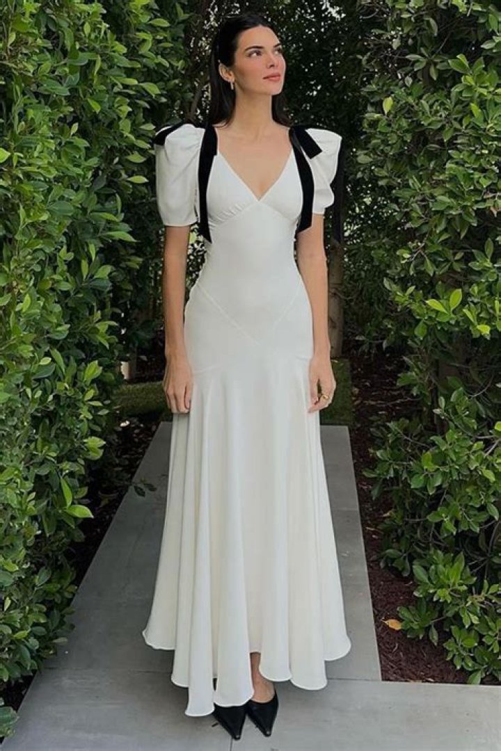 Kendall Jenner's Dreamy Easter Dress Has Puffed Sleeves and Bows