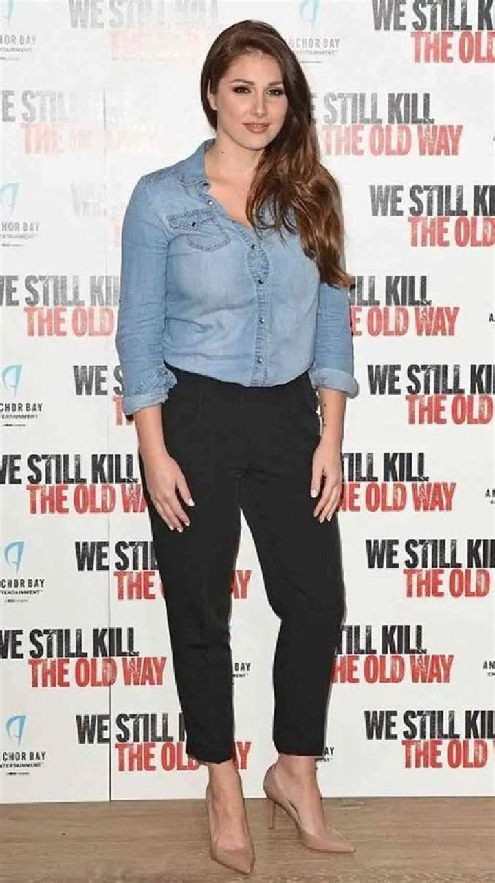 Lucy Pinder Age, Height, Net Worth, Affairs, Bio and More