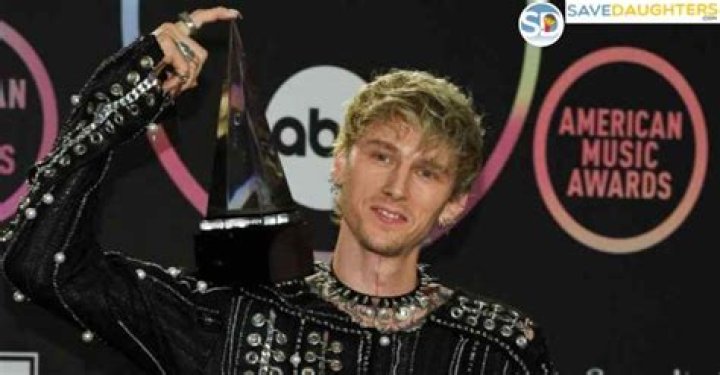 Machine Gun Kelly Wiki, Biography, Wife, Parents, Age, Height, Net Worth, Ethnicity