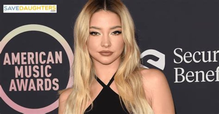 Madelyn Cline Biography, Wiki, Age, Family, Wikipedia, Husband, Net Worth, Photos and More