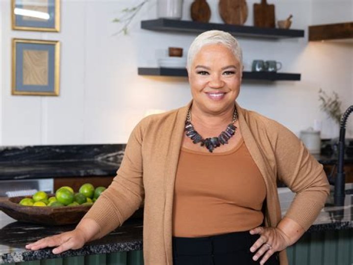 Meet HGTV's Kim Myles! Her Bio, Age, Net Worth, Height, High Design