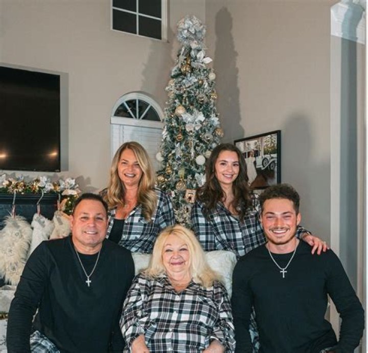 Sabrina Nicole Stewart: Pop Singer, Internet Celebrity, TikTok, Age, Height, Husband, Child, Death, Parents, Net Worth, Wiki 