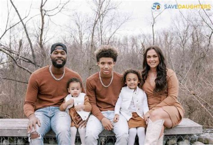 Shaq Leonard Wife, Age, Net Worth, Recent News, Family