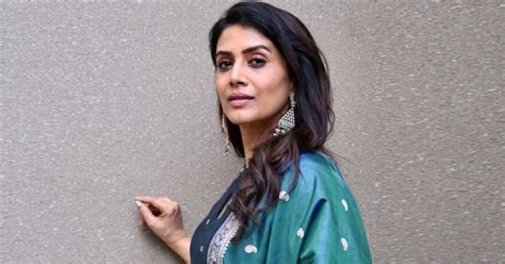 Sonalee Kulkarni- Best Actor in Leading Role Female Nominee