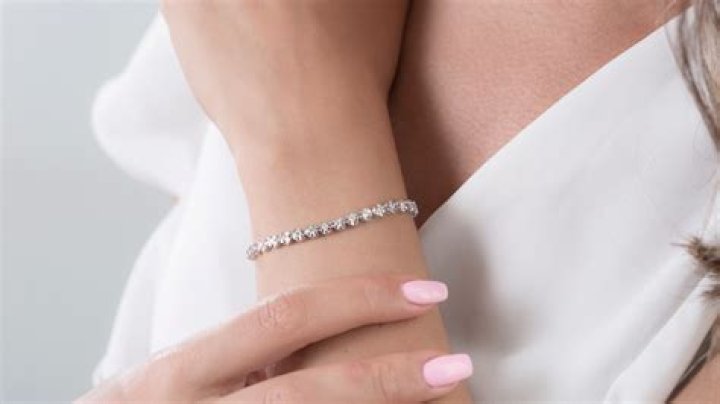 Tennis Bracelets Are Trending Again In 2023 (With A Major Upgrade)