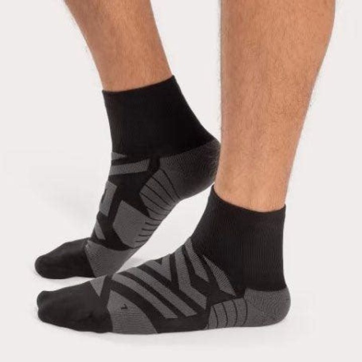 The 11 Best Athletic Socks for Men in 2024, According to Fitness Experts