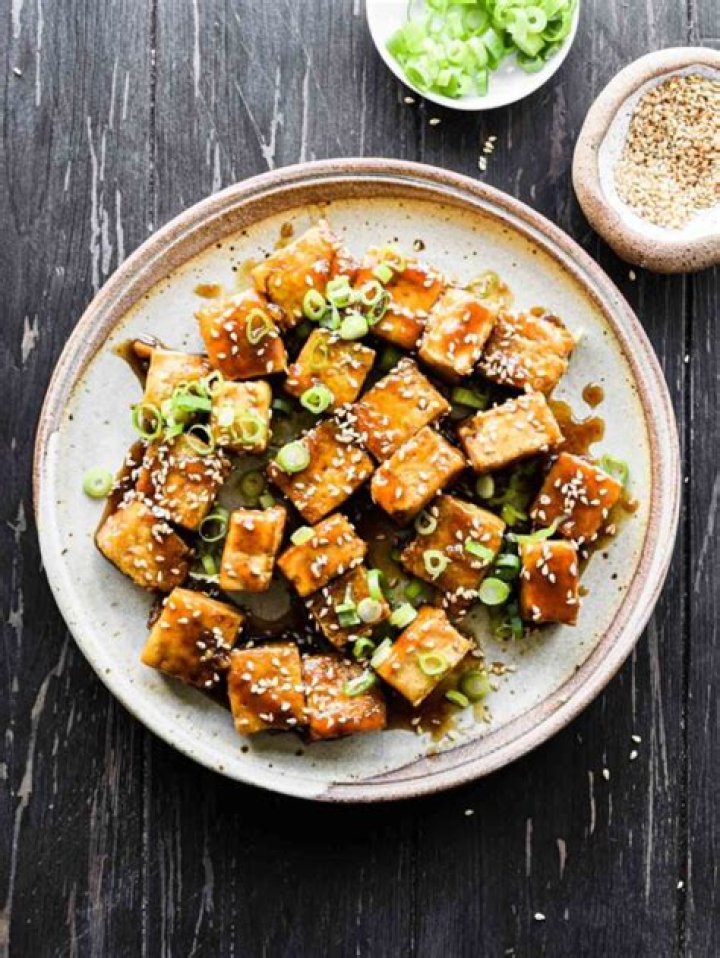 This Honey Garlic Tofu Recipe Packs 40 Grams of Protein