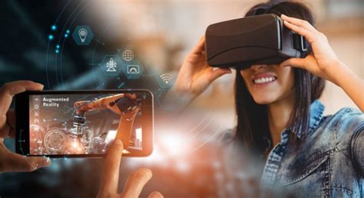 الفرق بين الواقع الافتراضي VR والواقع المعزز AR