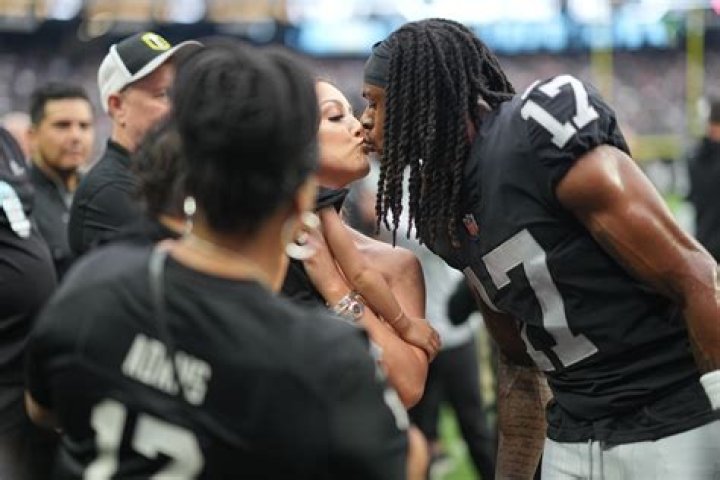 What does Devanne Villarreal do? All about Davante Adams' wife