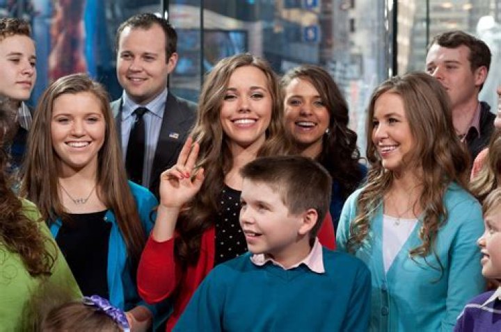 Who Is Bobye Holt? Age, Job, Daughter, Ex Duggar Family Friend