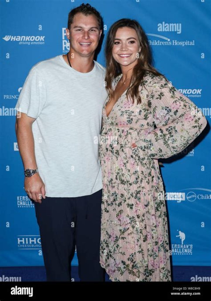 Who Is Joc Pederson Wife, Kelsey Williams? Her Bio, Age, Job, Dad
